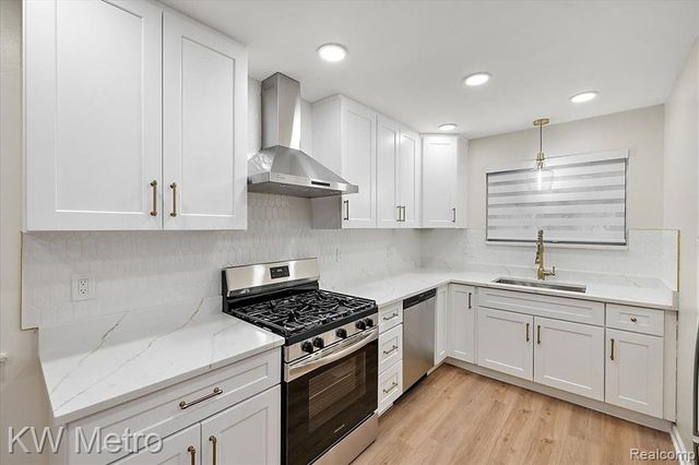 4115 Edgeland Avenue, Royal Oak, MI 48073