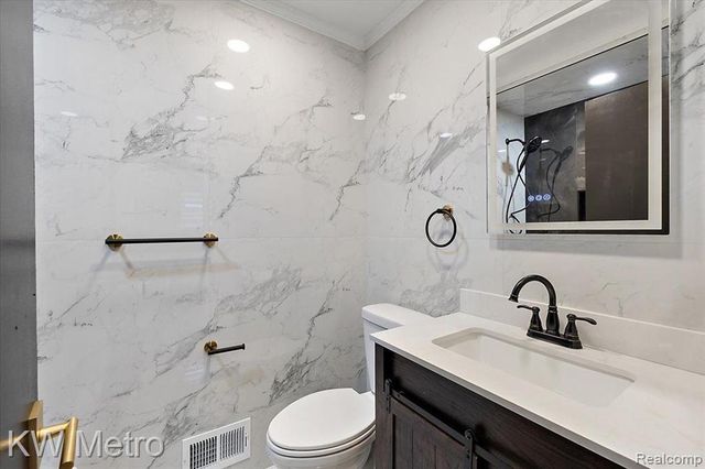 4115 Edgeland Avenue, Royal Oak, MI 48073