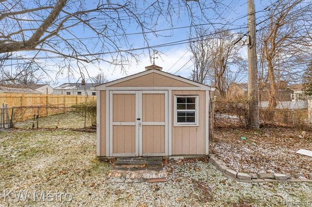 4115 Edgeland Avenue, Royal Oak, MI 48073
