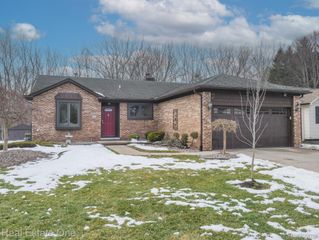12704 Beresford Drive, Sterling Heights, MI 48313