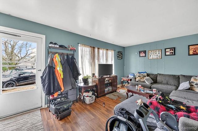 5772 Lawndale Street, North Branch, MI 48461