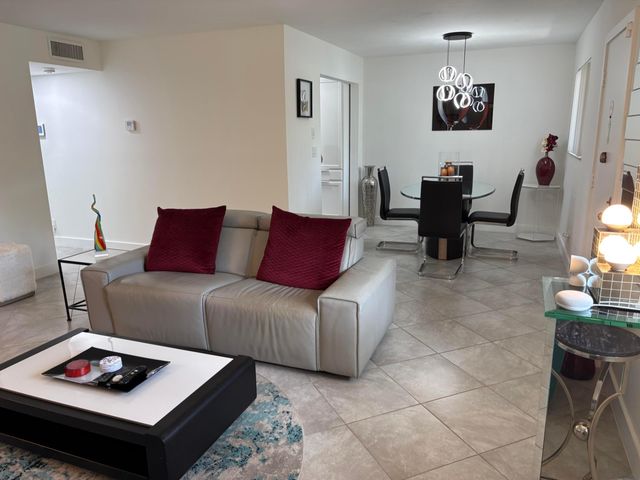 7233 Ashmont Circle 107, Tamarac, FL 33321