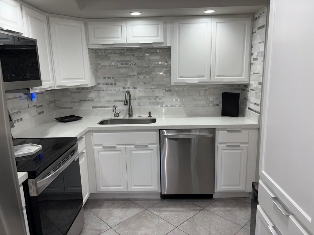 7233 Ashmont Circle 107, Tamarac, FL 33321