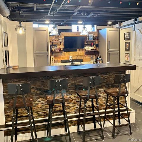 19020 Fairway Street, Livonia, MI 48152