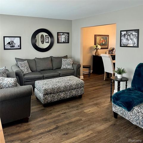 19020 Fairway Street, Livonia, MI 48152