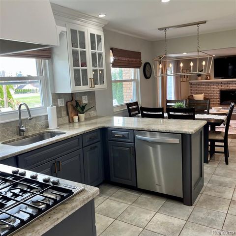 19020 Fairway Street, Livonia, MI 48152