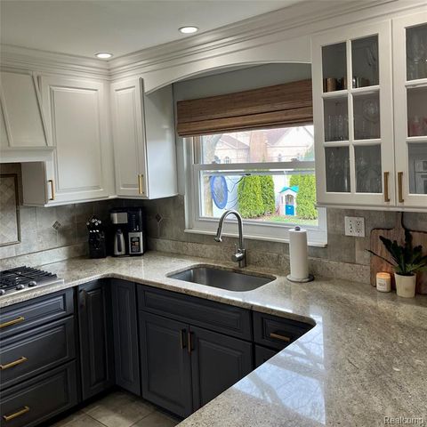 19020 Fairway Street, Livonia, MI 48152