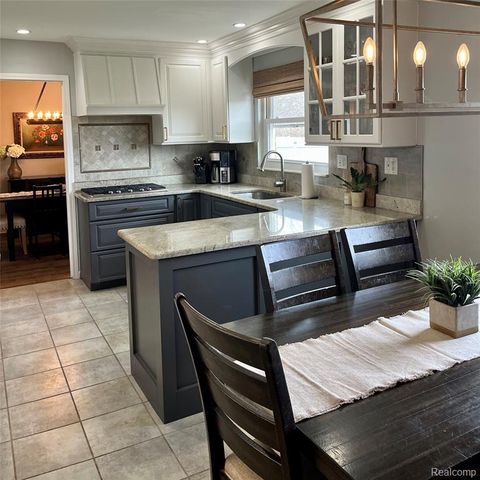 19020 Fairway Street, Livonia, MI 48152