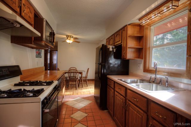 817 Margaret Street, Ironwood, MI 49938