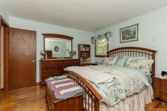 31 Cedar Branch Street, Middle Island, NY 11953