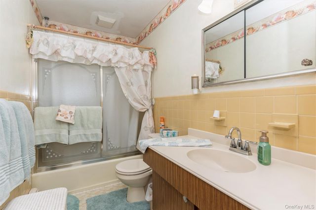 31 Cedar Branch Street, Middle Island, NY 11953