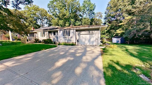 31 Cedar Branch Street, Middle Island, NY 11953