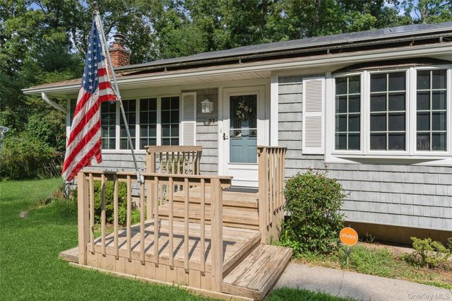 31 Cedar Branch Street, Middle Island, NY 11953