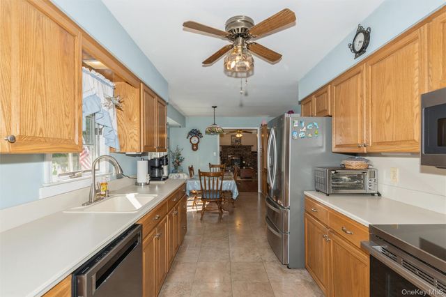 31 Cedar Branch Street, Middle Island, NY 11953