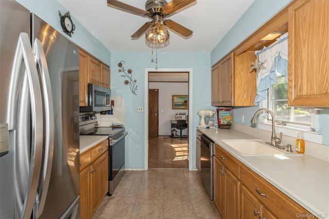 31 Cedar Branch Street, Middle Island, NY 11953