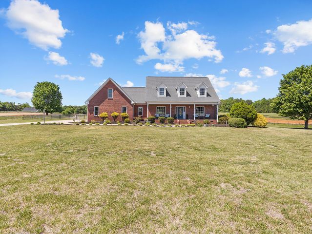 820 Old Island Ford Rd, Chesnee, SC 29323