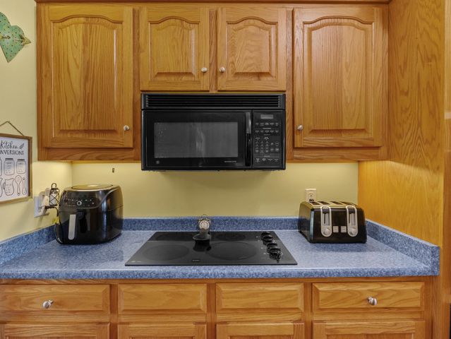 820 Old Island Ford Rd, Chesnee, SC 29323