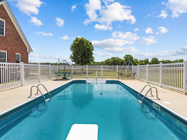 820 Old Island Ford Rd, Chesnee, SC 29323
