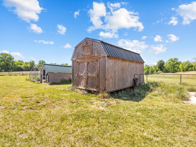 820 Old Island Ford Rd, Chesnee, SC 29323