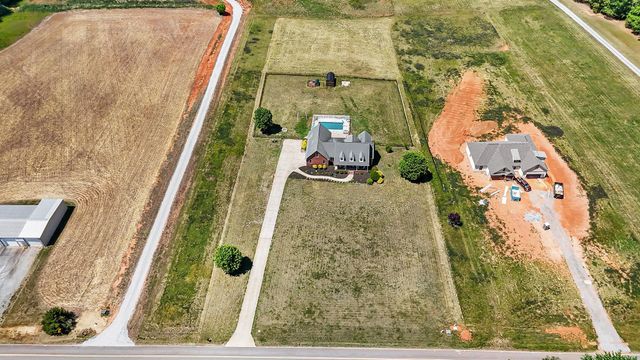 820 Old Island Ford Rd, Chesnee, SC 29323