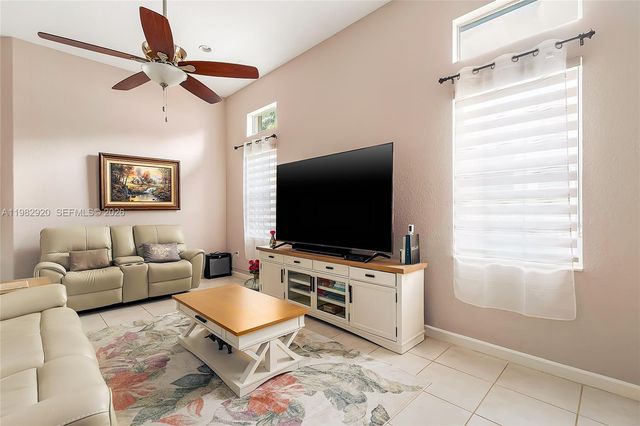 838 NW 123rd Dr, Coral Springs, FL 33071