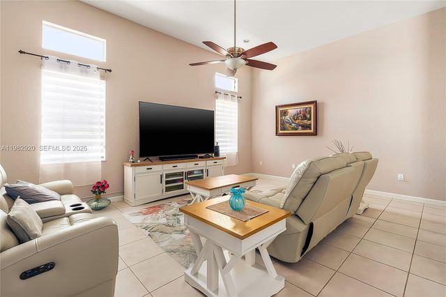 838 NW 123rd Dr, Coral Springs, FL 33071