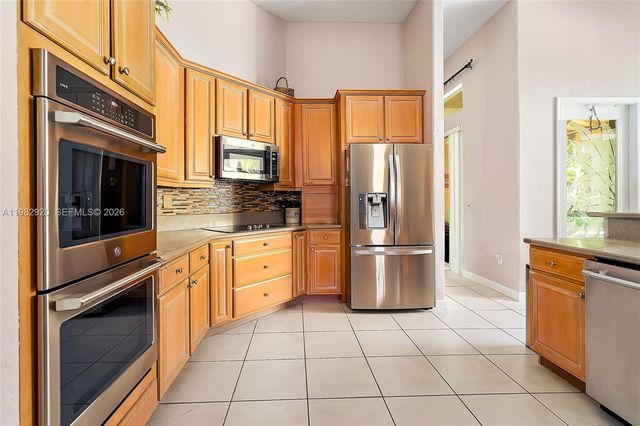 838 NW 123rd Dr, Coral Springs, FL 33071