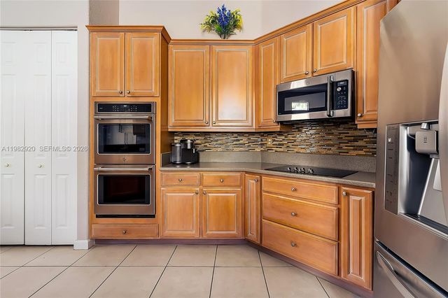 838 NW 123rd Dr, Coral Springs, FL 33071