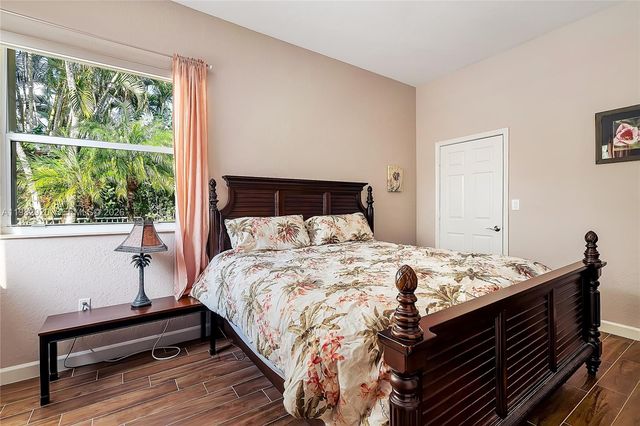 838 NW 123rd Dr, Coral Springs, FL 33071