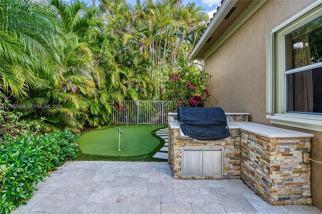 838 NW 123rd Dr, Coral Springs, FL 33071