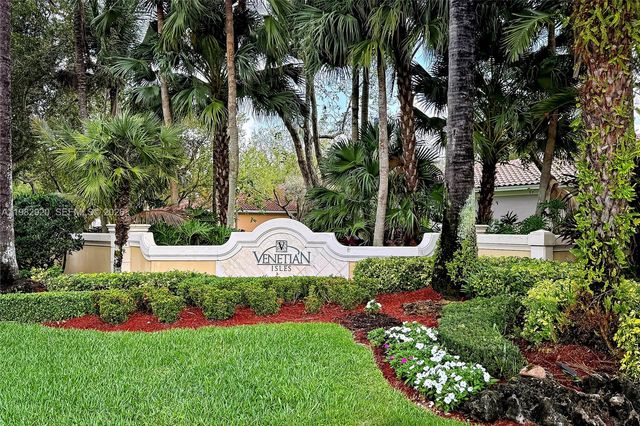 838 NW 123rd Dr, Coral Springs, FL 33071