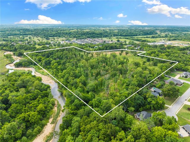 Brown Road, Cave Springs, AR 72718
