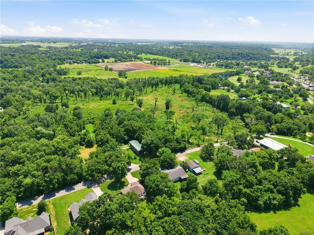 Brown Road, Cave Springs, AR 72718
