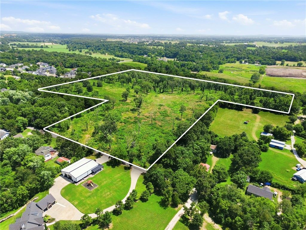 Brown Road, Cave Springs, AR 72718