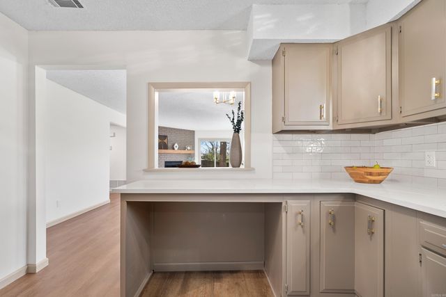 160 Cooper St Apt 17B, Hot Springs, AR 71913