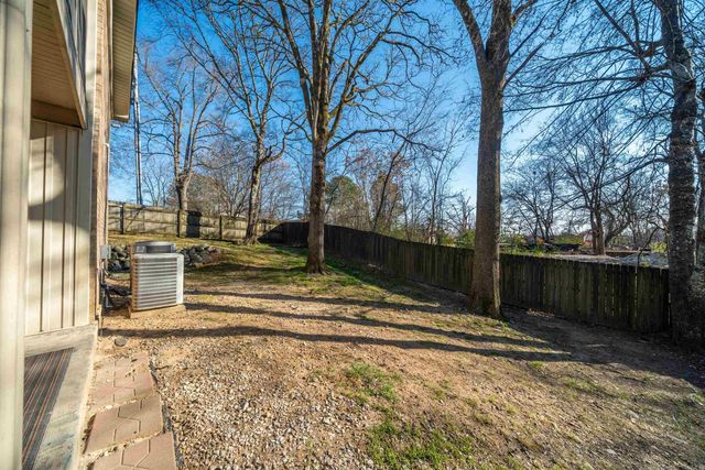 160 Cooper St Apt 17B, Hot Springs, AR 71913