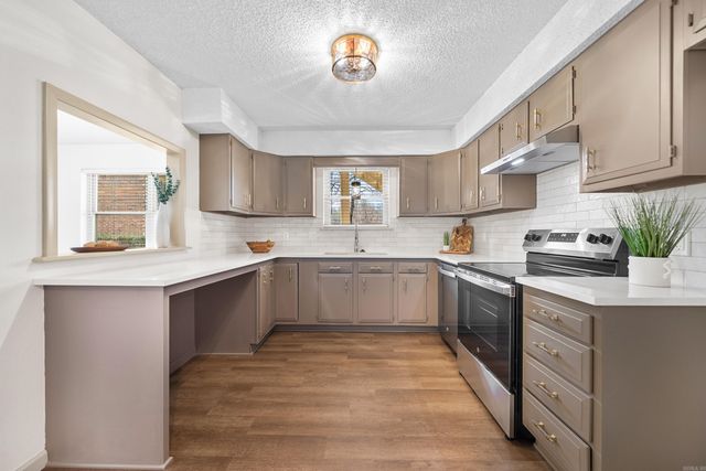 160 Cooper St Apt 17B, Hot Springs, AR 71913