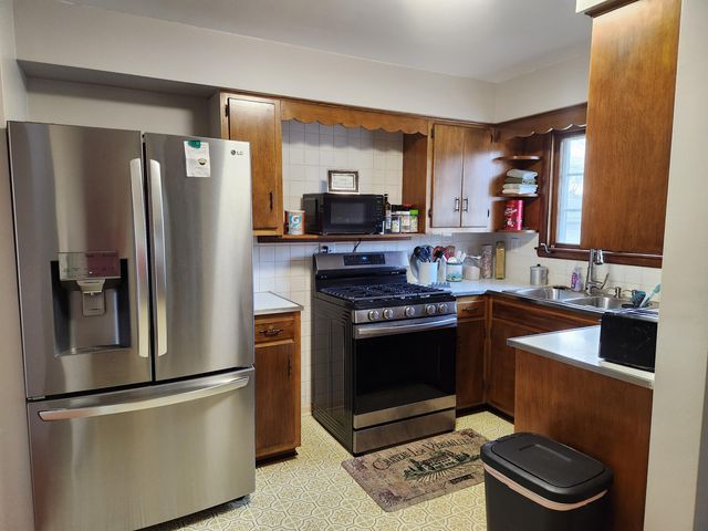 2445 Clough Avenue, Highland, IN 46322