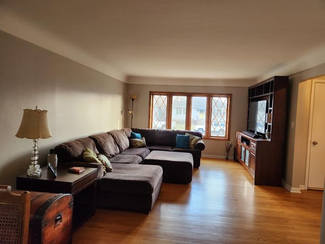 2445 Clough Avenue, Highland, IN 46322