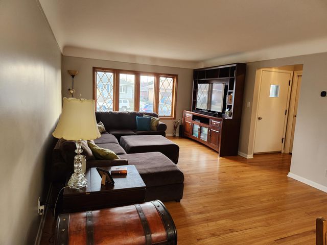 2445 Clough Avenue, Highland, IN 46322