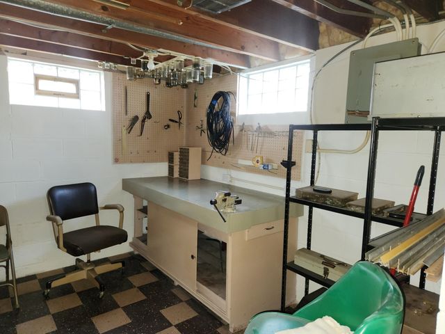 2445 Clough Avenue, Highland, IN 46322