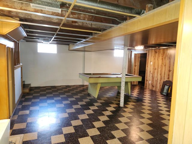 2445 Clough Avenue, Highland, IN 46322