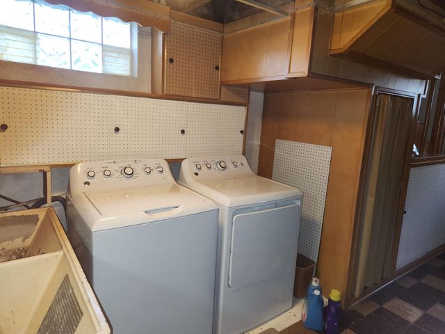 2445 Clough Avenue, Highland, IN 46322