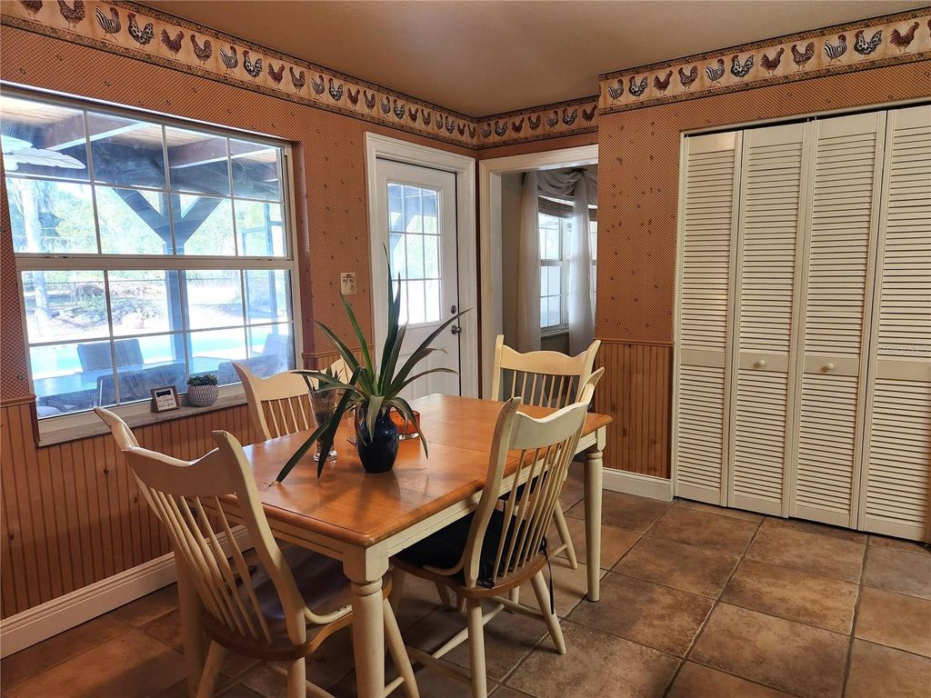 Image 13 of property listing at 400 SE 49TH AVENUE, Ocala, FL 34471