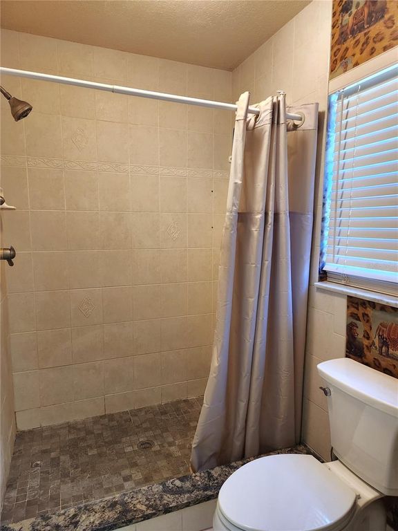 Image 19 of property listing at 400 SE 49TH AVENUE, Ocala, FL 34471