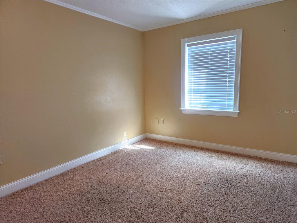 Image 22 of property listing at 400 SE 49TH AVENUE, Ocala, FL 34471