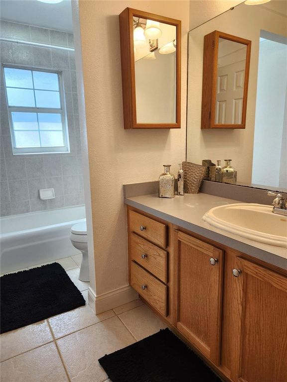 Image 25 of property listing at 400 SE 49TH AVENUE, Ocala, FL 34471