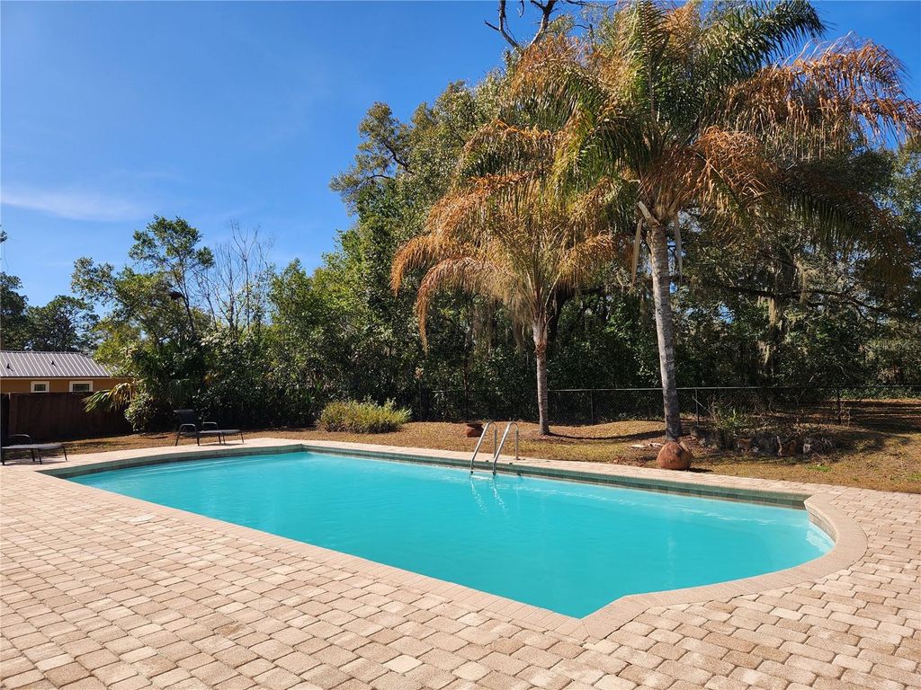 Image 32 of property listing at 400 SE 49TH AVENUE, Ocala, FL 34471