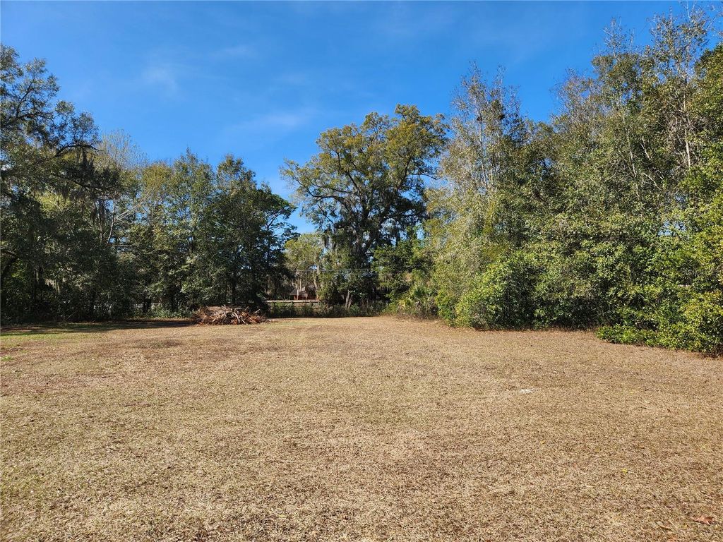 Image 35 of property listing at 400 SE 49TH AVENUE, Ocala, FL 34471