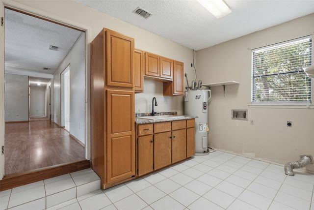 209 County Road 4917, Newark, TX 76071